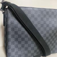 Bolsa Louis Vuitton District MM Damier Graphite