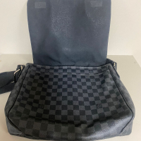 Bolsa Louis Vuitton District MM Damier Graphite