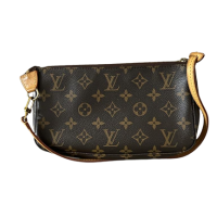 Bolsa Louis Vuitton Pochette Monograma