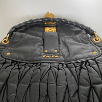 Bolsa Miu Miu Coffer Preta
