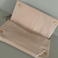 Bolsa Pochette Miu Miu Matelassê Cipria 