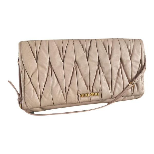 Bolsa Pochette Miu Miu Matelassê Cipria 