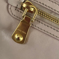 Bolsa Pochette Miu Miu Matelassê Cipria 