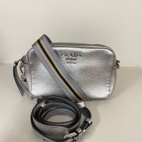 Bolsa Prada Camera Metallic