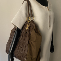 Bolsa Prada Gaufre Nylon Tote Marrom