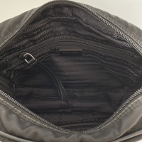 Bolsa Prada Studded Tessuto Crossbody Preta