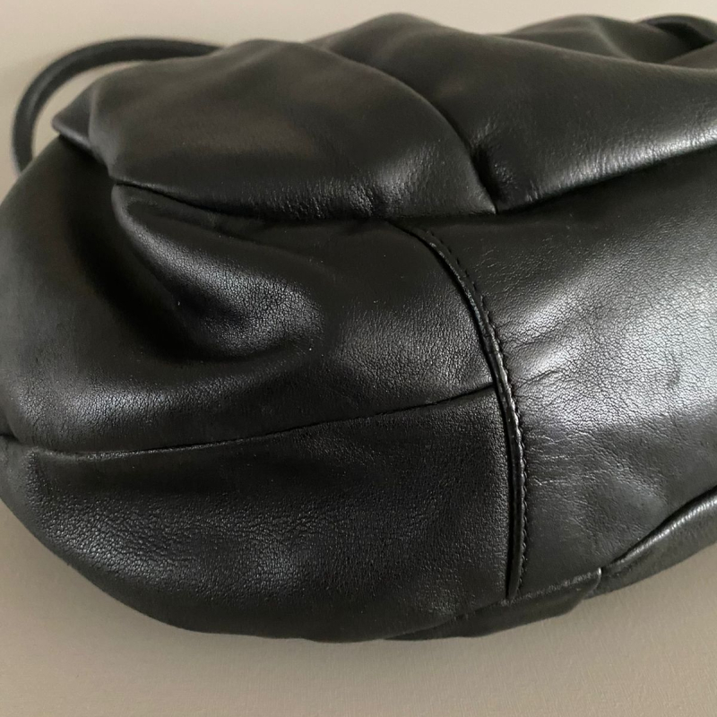 Bolsa Prada Vintage Couro