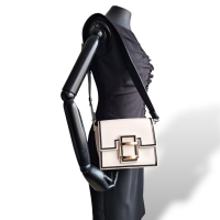 Bolsa Roger Vivier Preta e branca