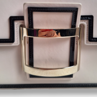Bolsa Roger Vivier Preta e branca