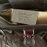 Bolsa Salvatore Ferragamo Marisa Mini Metalizada