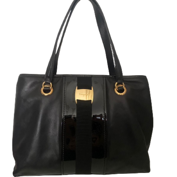 Bolsa Salvatore Ferragamo Shoulder Couro Preta