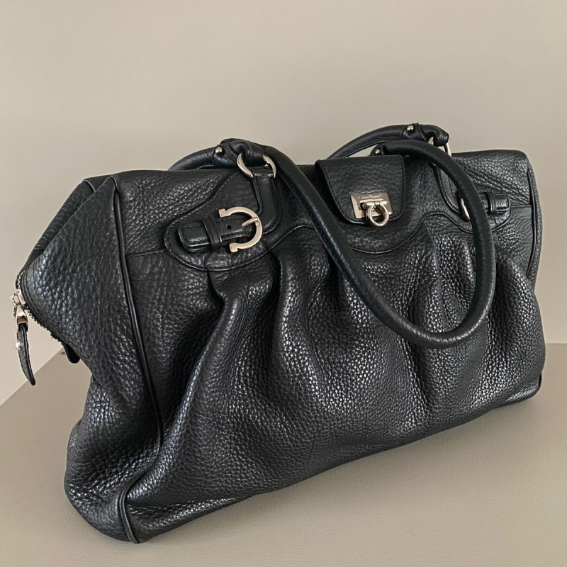 Bolsa Salvatore Ferragamo Shoulder Preta