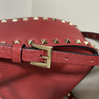 Bolsa Valentino Rockstud Drawstring Vermelha