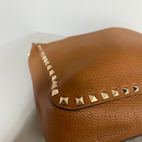 Bolsa Valentino Tote Spikes Caramelo