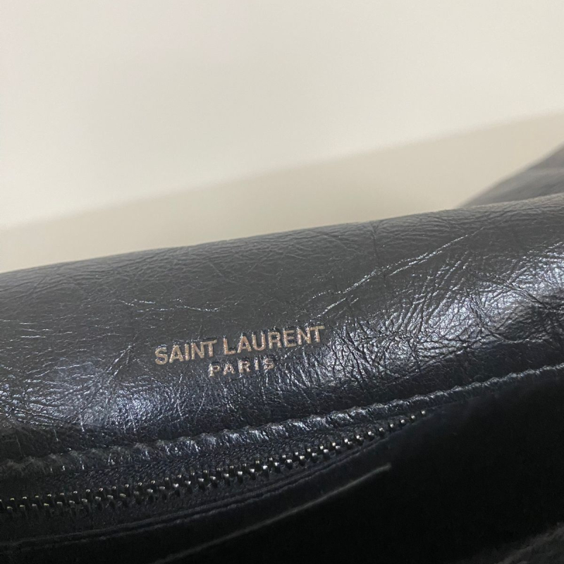 Bolsa Yves Saint Laurent Niki Preta Bolsa Yves Saint Laurent Niki Preta