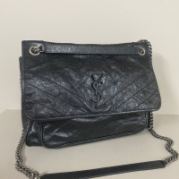 Bolsa Yves Saint Laurent Niki Preta