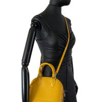 Bolsa Louis Vuitton Alma BB Epi Amarela 