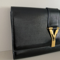 Bolsa Clutch Yves Saint Laurent Classic Y Preta