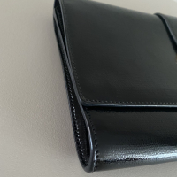 Bolsa Clutch Yves Saint Laurent Classic Y Preta