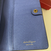 Carteira Salvatore Ferragamo Continental Azul - Nunca usada.