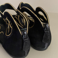 Sandália Chanel Black/Gold Suede Gladiator - 37