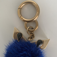 Charm Fendi Monster Azul