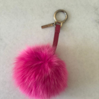Charm Fendi Pom Pom Rosa