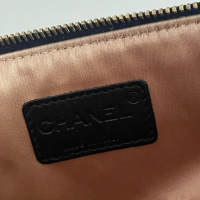 Clutch Chanel preta lambskin babados