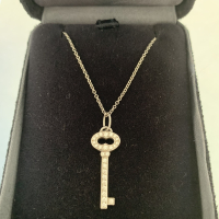 Colar Tiffany & Co Prata Chave