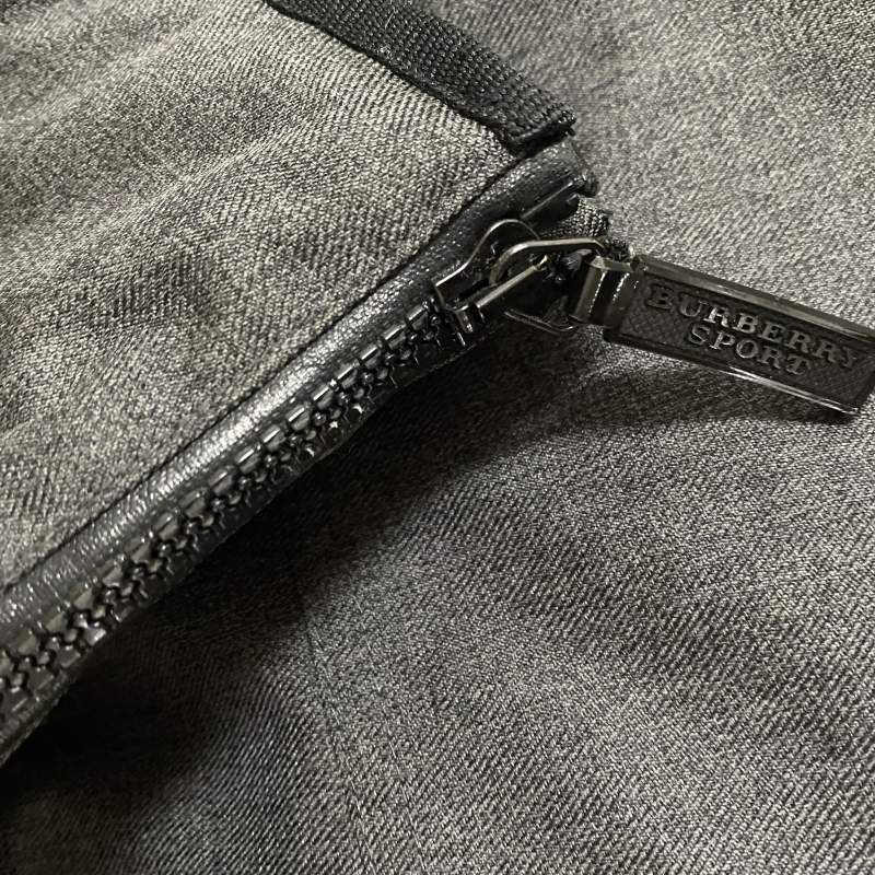 Conjunto Ski Burberry Sport Cinza 