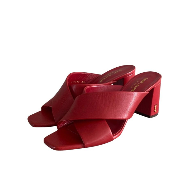 Mule Yves Saint Laurent Loulou Vermelha-37