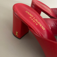 Mule Yves Saint Laurent Loulou Vermelha-37