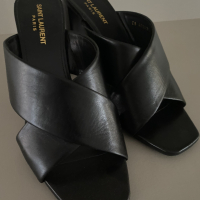 Mule Yves Saint Laurent Loulou Preto-39