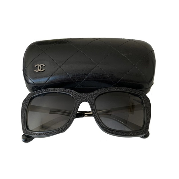 Óculos Chanel Embellished Preto 6047 Óculos Chanel Embellished Preto 6047