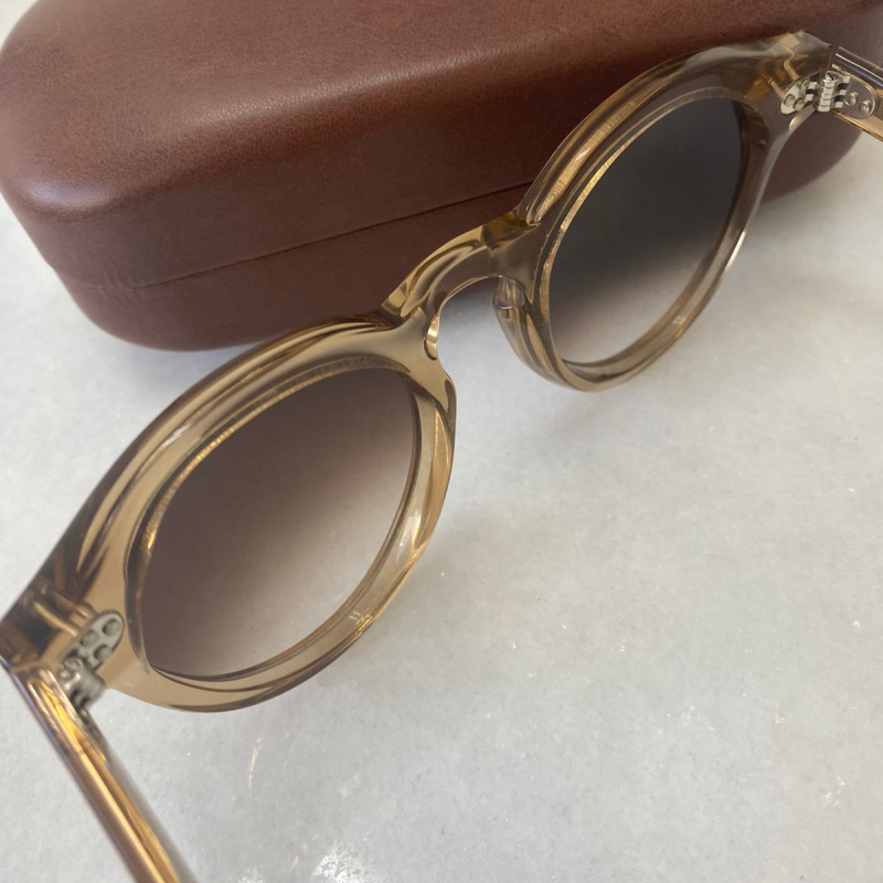 Óculos Illesteva Leonard II Dourado