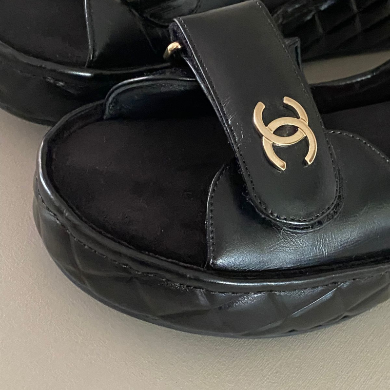 Papete Chanel Preta 2021 Interlocking CC Logo 38 Papete Chanel Preta 2021 Interlocking CC Logo 38