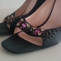 Peep Toe Prada Cetim Preto Pedraria - 36
