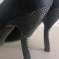 Peep Toe Prada Cetim Preto Pedraria - 36