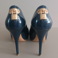 Peep Toe Louis Vuitton Verniz Azul Cadeado Dourado - 40