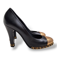 Scarpin Chanel Preto com Dourado 36