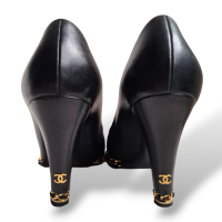 Scarpin Chanel Preto com Dourado 36