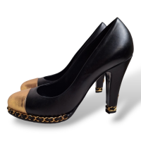 Scarpin Chanel Preto com Dourado 36