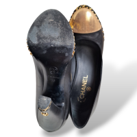 Scarpin Chanel Preto com Dourado 36