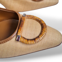 Scarpin Salvatore Ferragamo Palha Bege-38