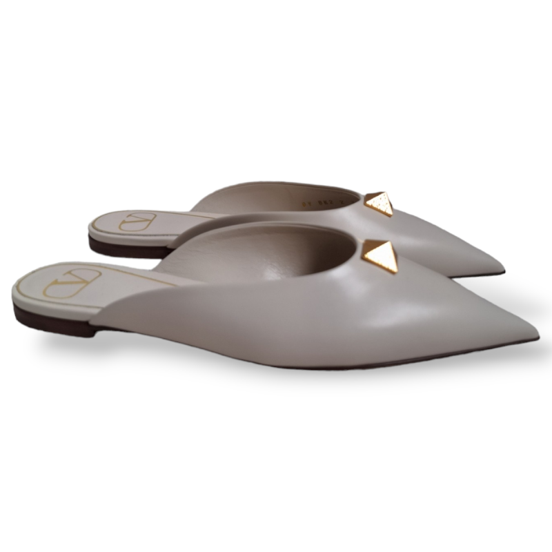 Mule Valentino Off White com Spike Dourada - 35