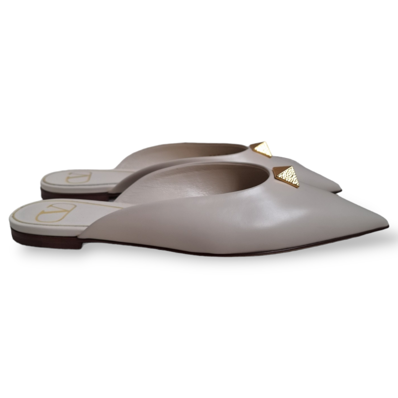 Mule Valentino Off White com Spike Dourada - 35