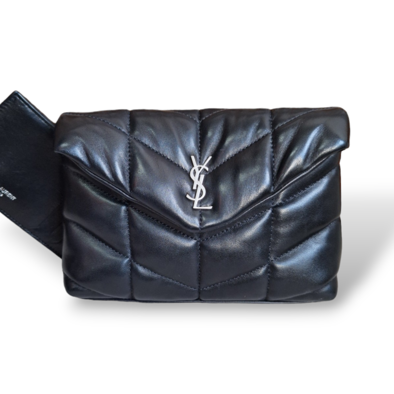 Mini Clutch Yves Saint Laurent Puffer Preta com Porta Cartões Mini Clutch Yves Saint Laurent Puffer Preta com Porta Cartões
