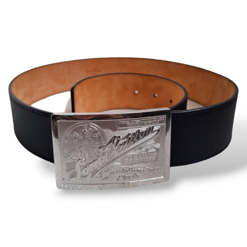 Cinto Louis Vuitton Preto c/ Fivela Prata -90 Cinto Louis Vuitton Preto c/ Fivela Prata -90