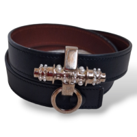 Pulseira Givenchy Preta em Couro com Ferragem Prata e Pérolas