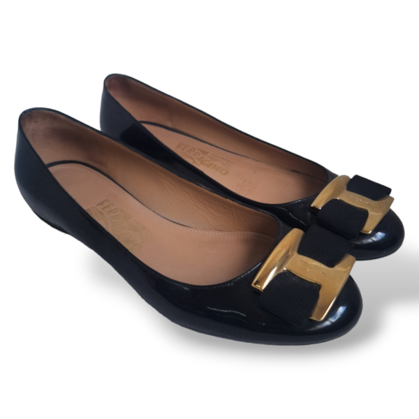 Sapatilha Salvatore Ferragamo Preta-35